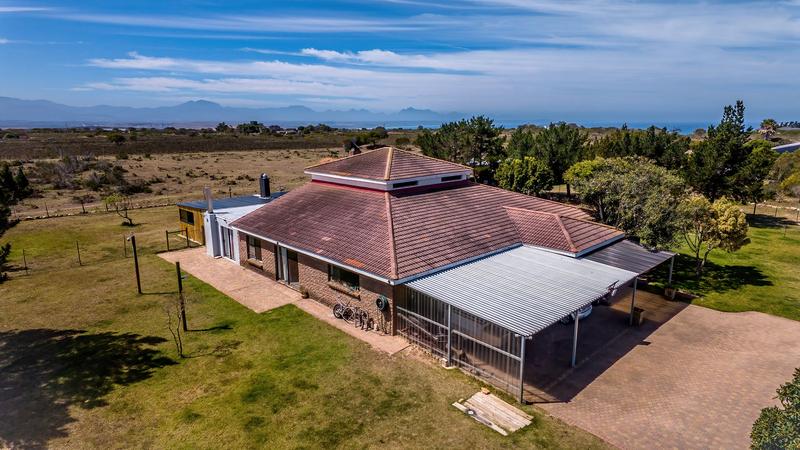 5 Bedroom Property for Sale in Aalwyndal Western Cape